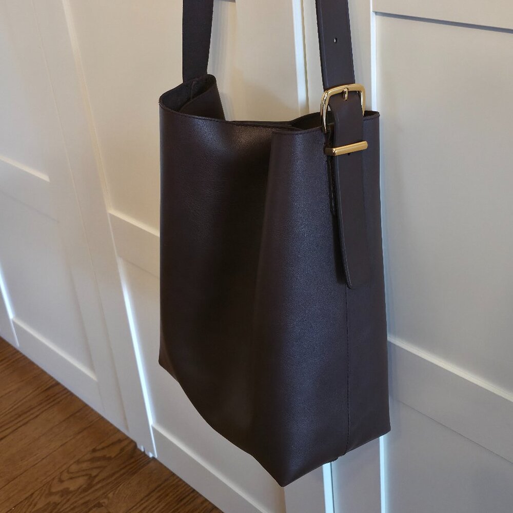 Like New - Madewell Essentials Tote in Chocolate Brown